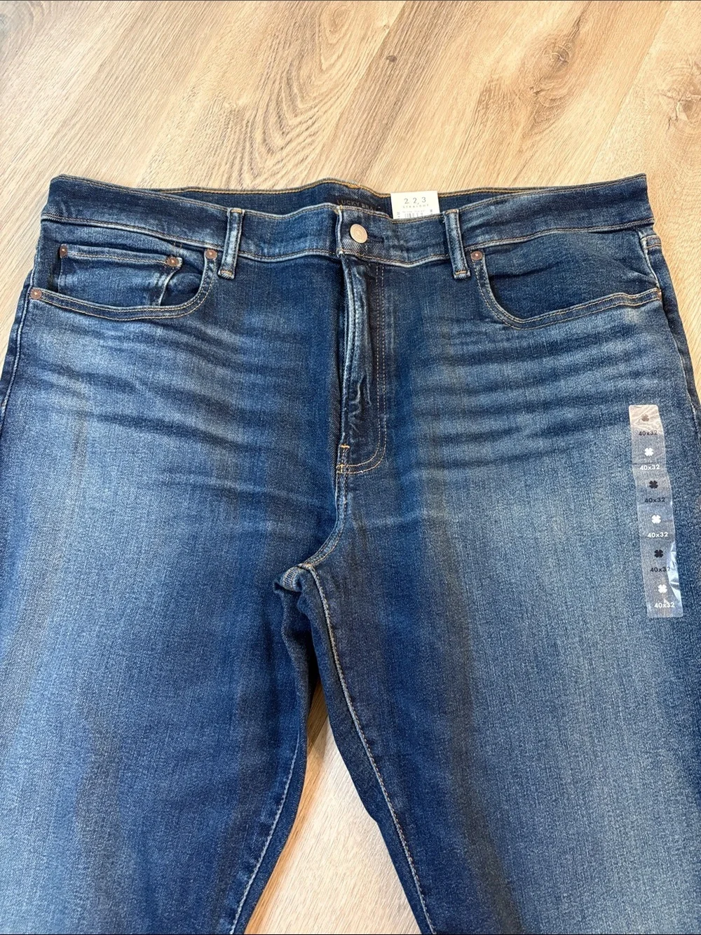 NEW WITH TAGS Lucky Brand 223 Straight Fit Jeans 40x32 blue denim casual classic